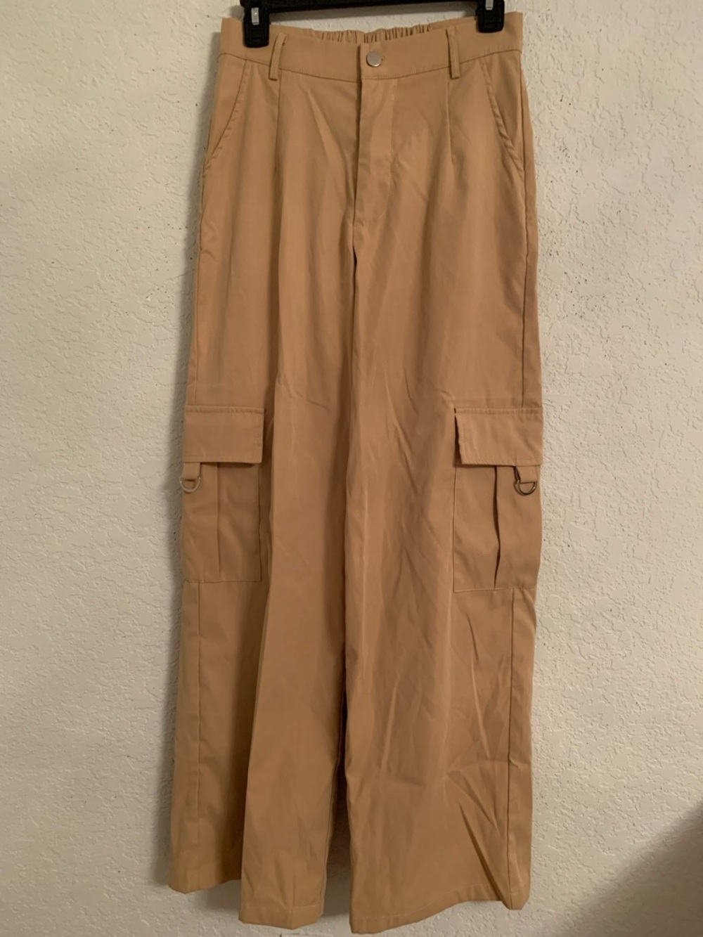Women’s Lightweight Elastic Waist Wide-Leg Cargo Pockets in Tan Pants Size M